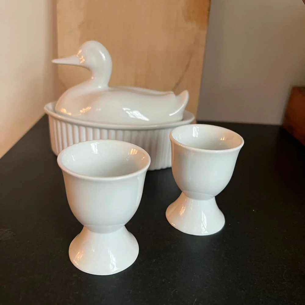 Crate & Barrel Small covered Serving White Porcelain Oval Duck Casserole Dish